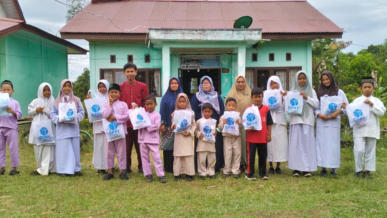 Penyerahan bantuan dari GPAY Rokan Hulu semoga berkah dan bermanfaat