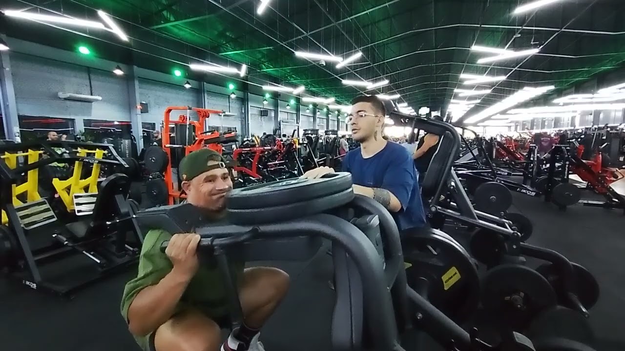 Bora treinar pernas juntos? SEMANA ABSURDA DE TREINOS!