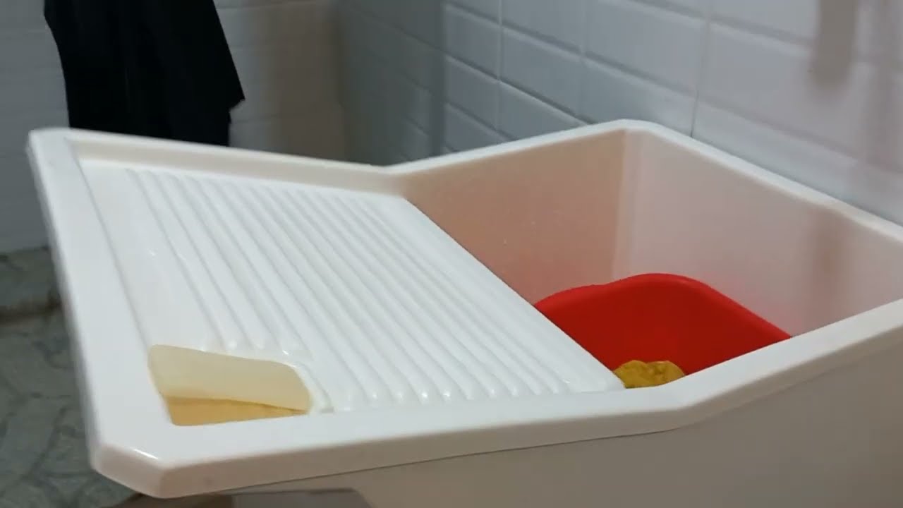 Каміно Інглес, після фінішу. Частина 2. Сантьяго, парк під дощем і хостел. 17.04.2025.