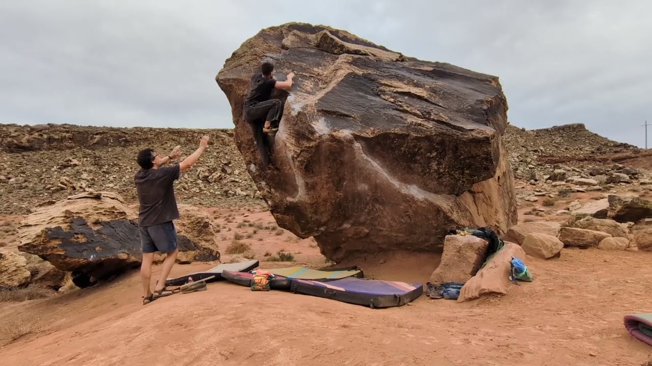 Israil Direct V8 /// Moe’s Valley Bouldering