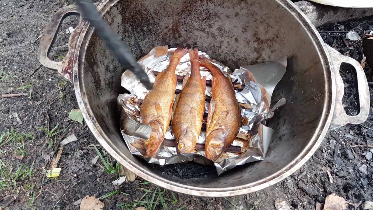 Копчение рыбы в казане, как закоптить без коптилки. Крутой способ