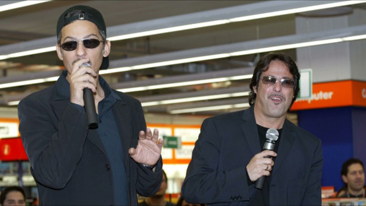 Viva Radio 2 - Puntata del 15/05/2007 (Linus al telefono)