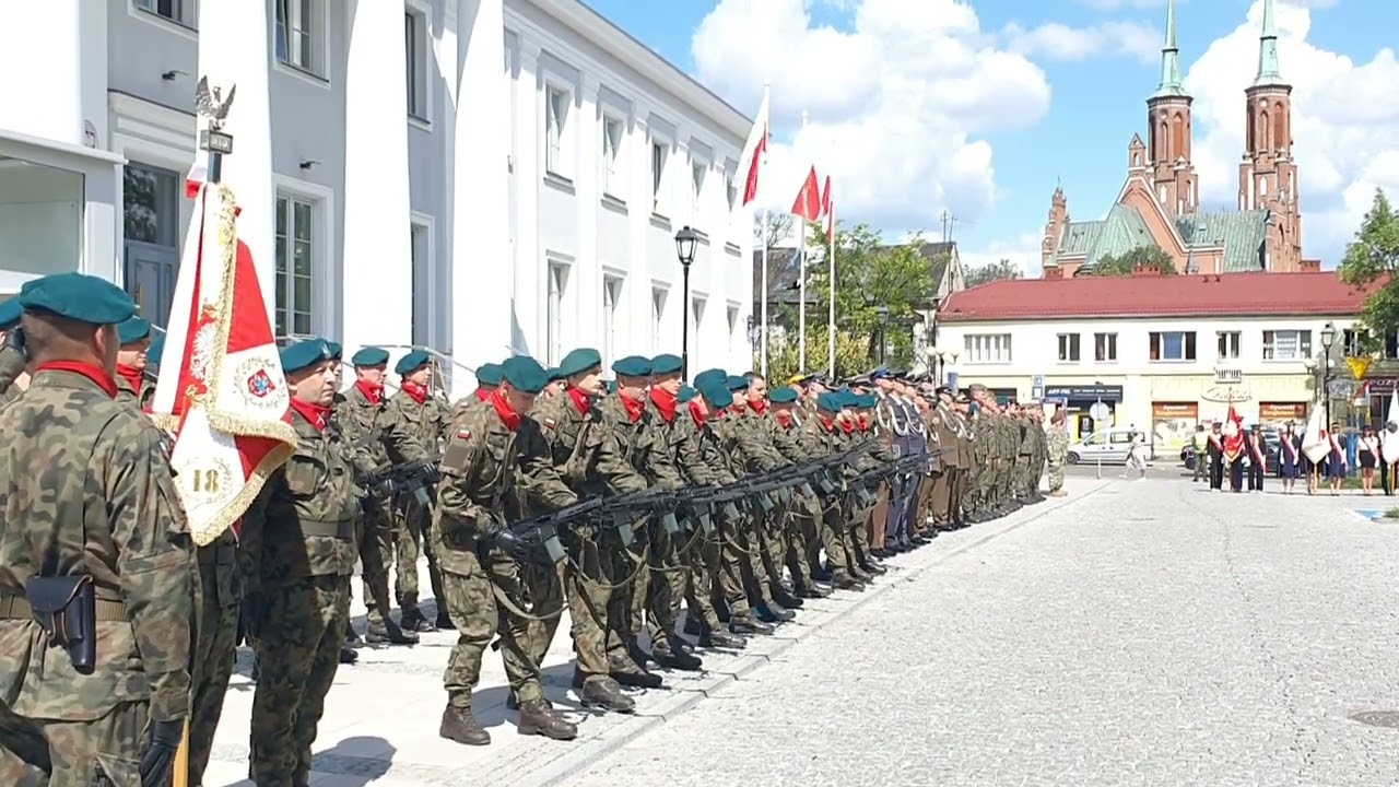 Święto Wojska Polskiego w Siedlcach 2023. Salwa honorowa