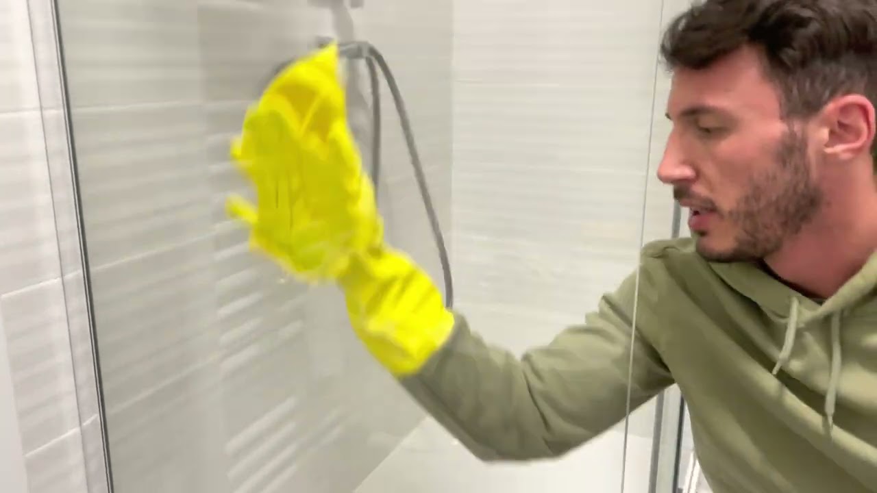 Pulizia anticalcare bagno e scudo protezione vetro della doccia!