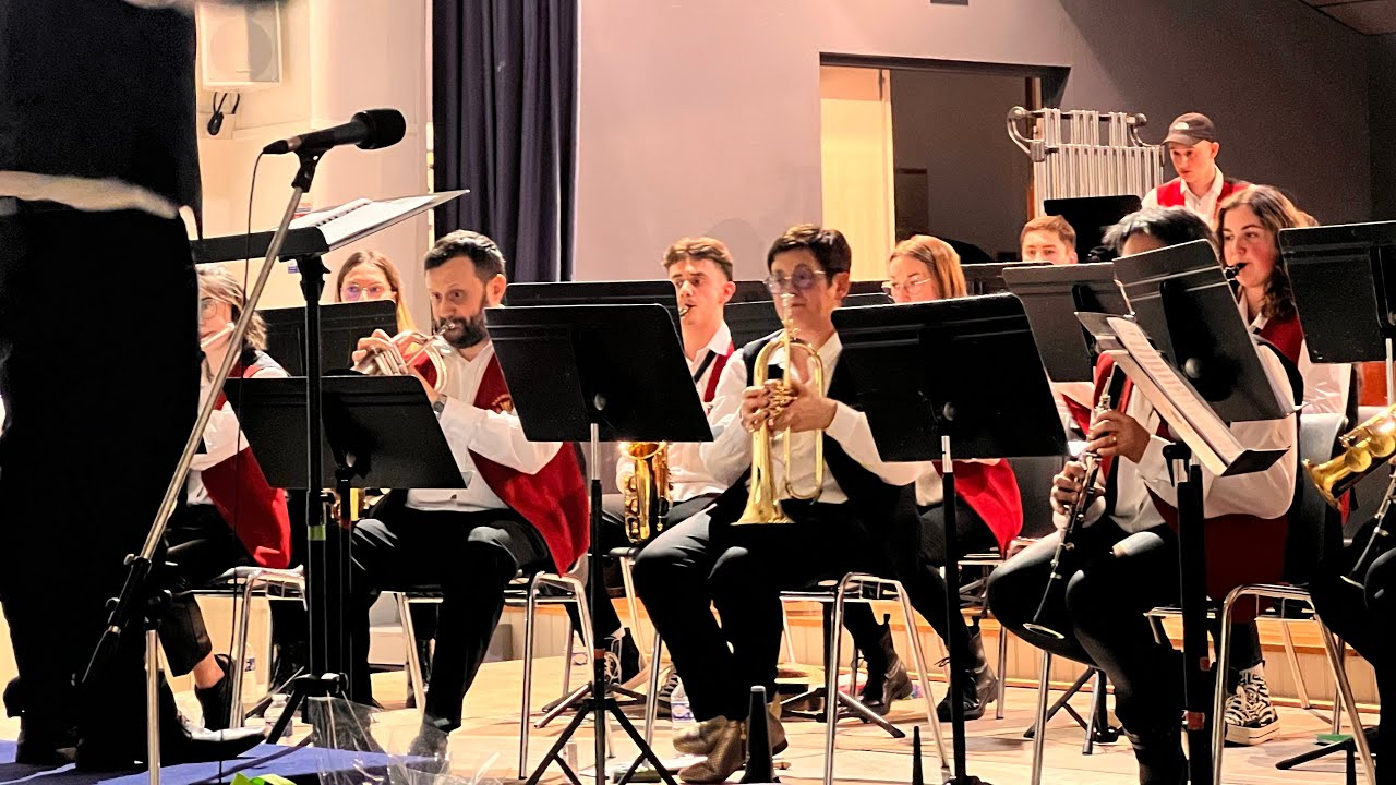 Harmonie de Dollon: Seven Nation Army, arr by Paul Murtha