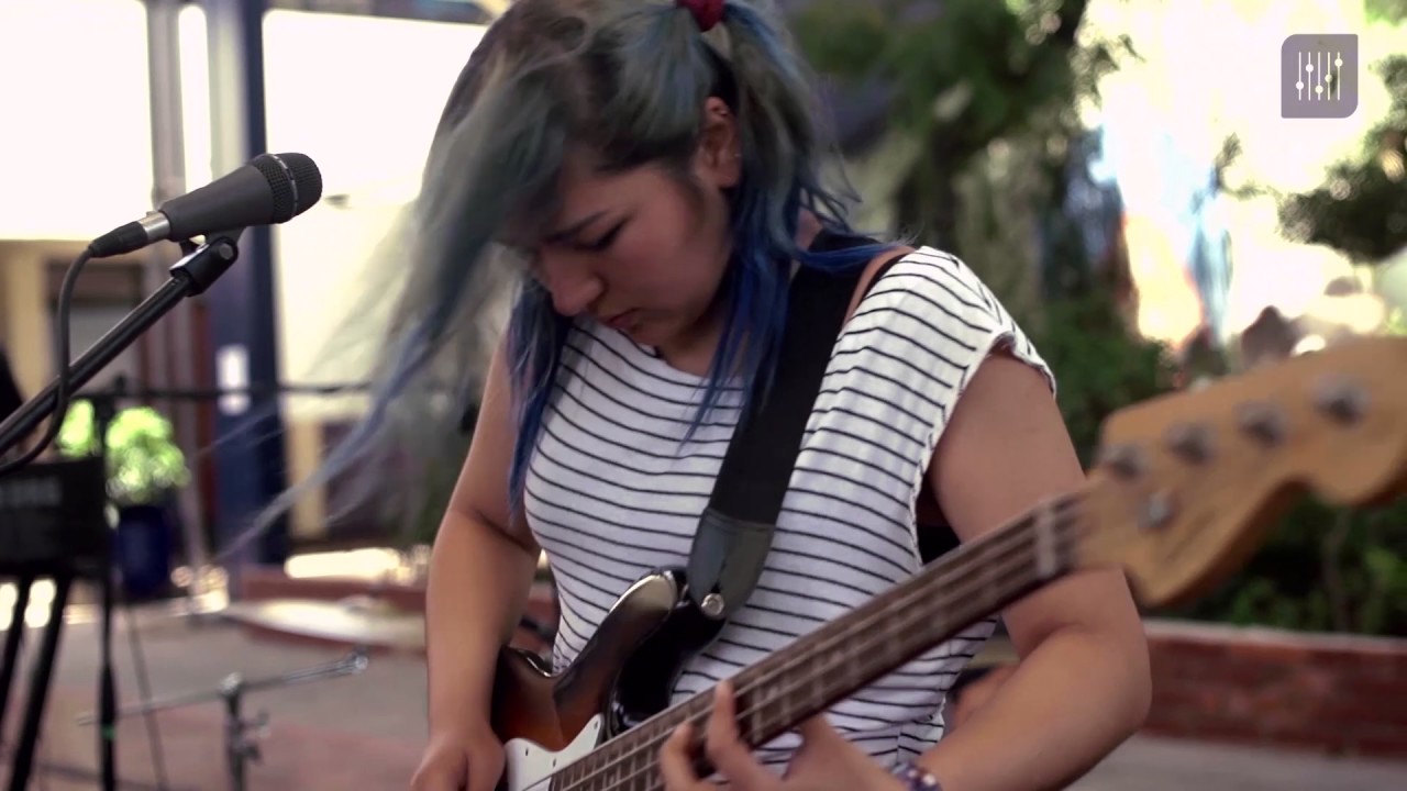 ECSDLQHP - “Tiempo bajo el sol”/ “Caroline” (en vivo Sesiones Super 45)