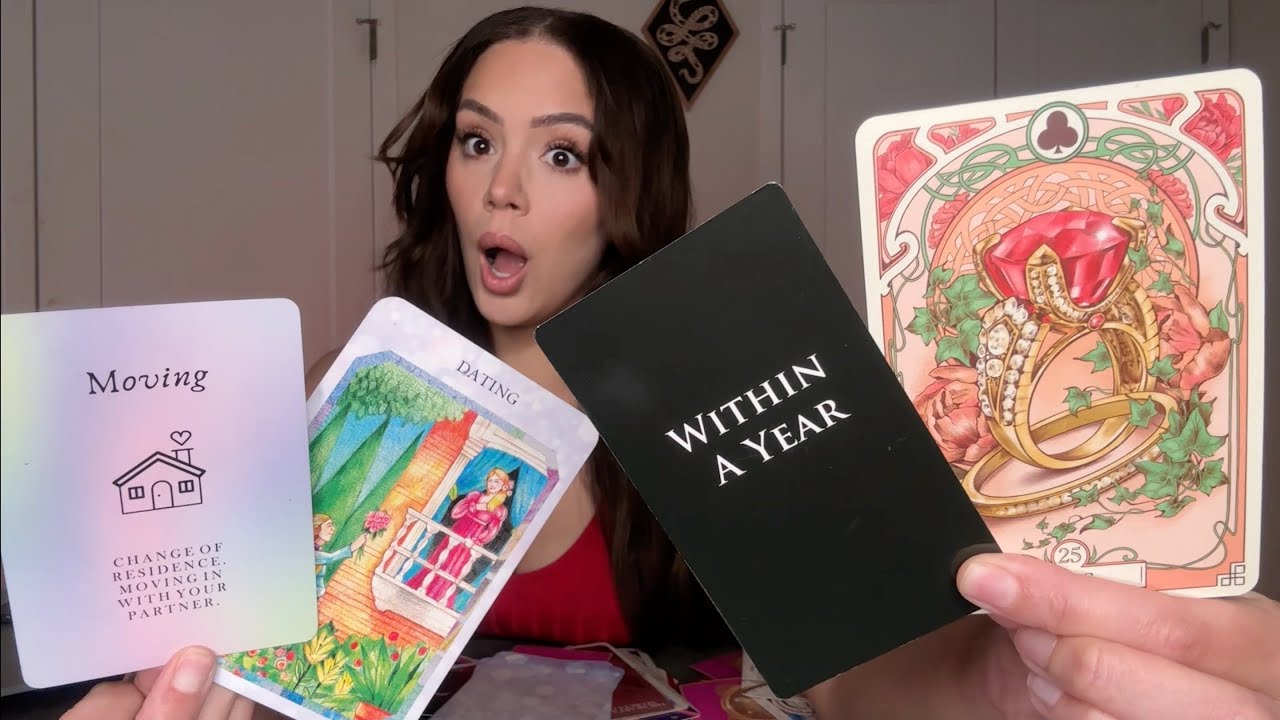 Love Predictions For The SINGLES 💦 Pick a Card Tarot Reading