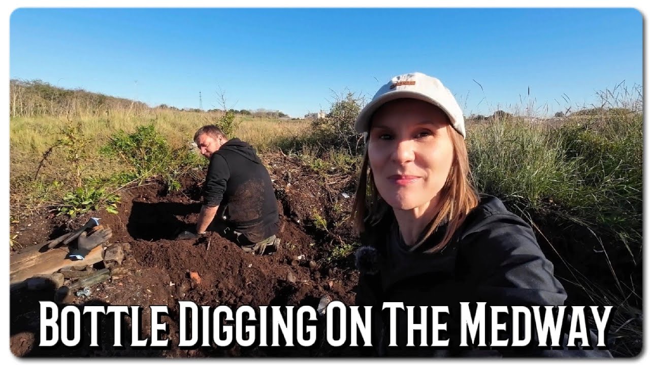 Our Last Trip To The Tip! BOTTLE DIGGING & MUDLARKING On The Medway Kent. Uk.