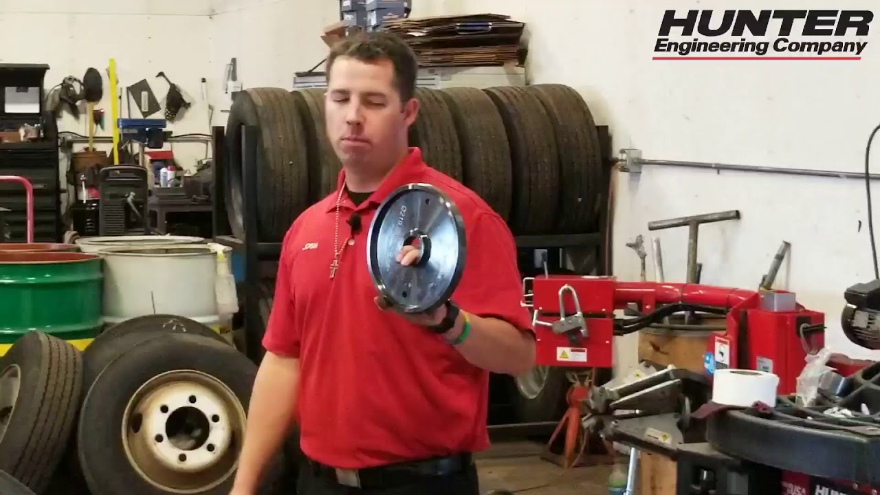 Hunter Forcematch HD - How to properly mount a tire and wheel assembly on to the balancer.
