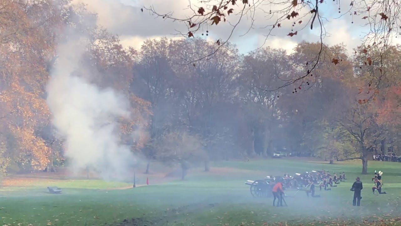 King's Troop Royal Horse Artillery fired a 21-gun salute
