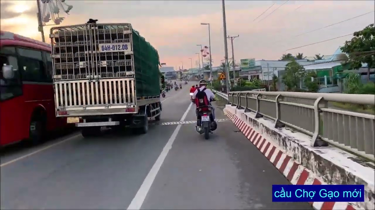 Cầu Chợ Gạo mới & cũ, tỉnh Tiền Giang, huyện Chợ Gạo