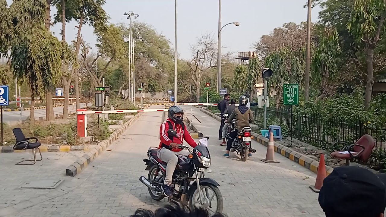Driving Test Two Wheeler in Loni Road Delhi / Driver- Pradeep Pal