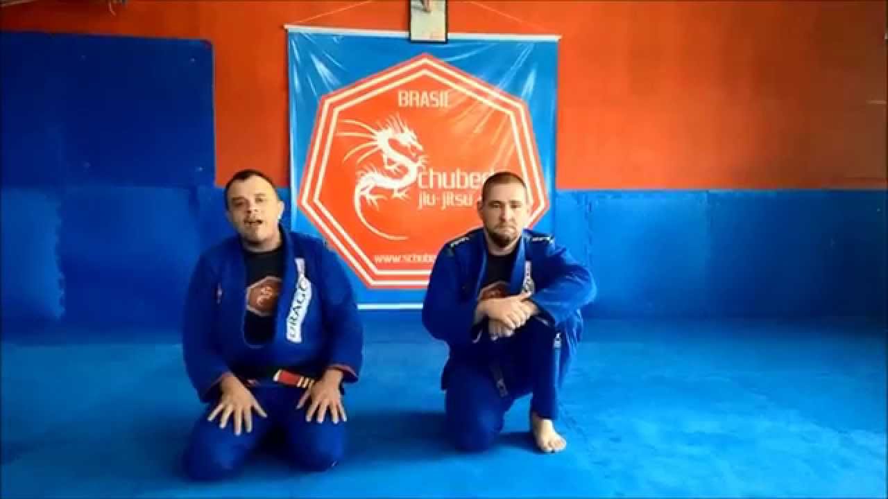 Jiu-Jitsu Judô -tartaruga por baixo defendendo a passagem de guarda- www.schubertbjj.com