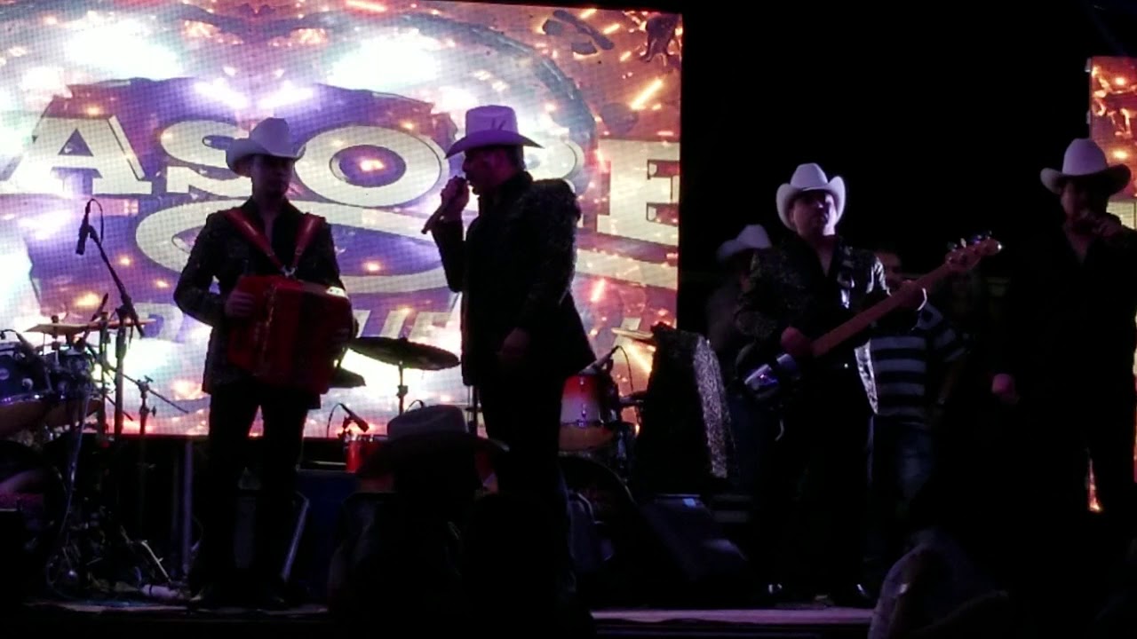 Los Invasores de Nuevo Leon - Se Esta Muriendo un Corazon
