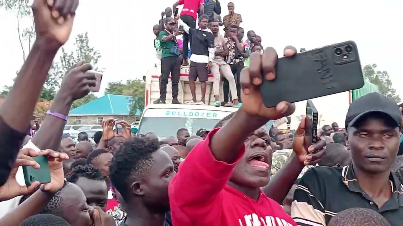 Prince Indah's radical performance in Nyakach(Urudi primary) During Raila Odinga memorial super cup.