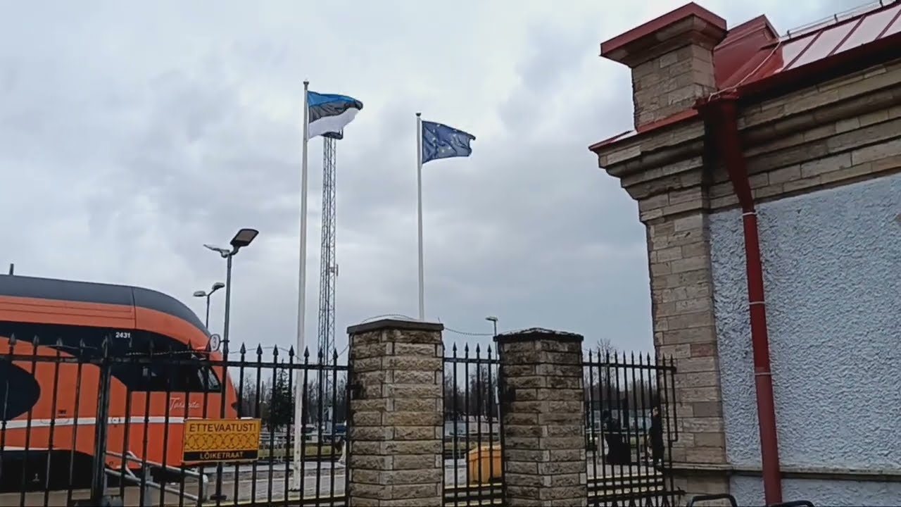 Narva's (in Estonia) very convenient all-in-one bus, coach & train stations.