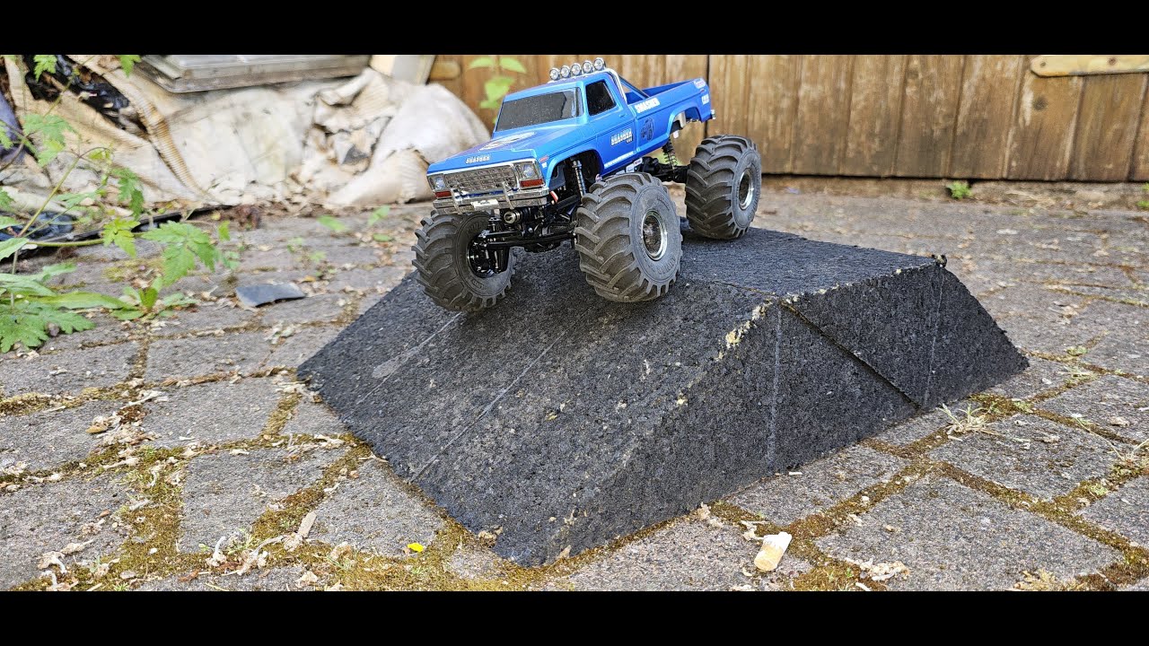 FMS Smasher V2 Little Solid Axle Monstertruck Big Fun!!!