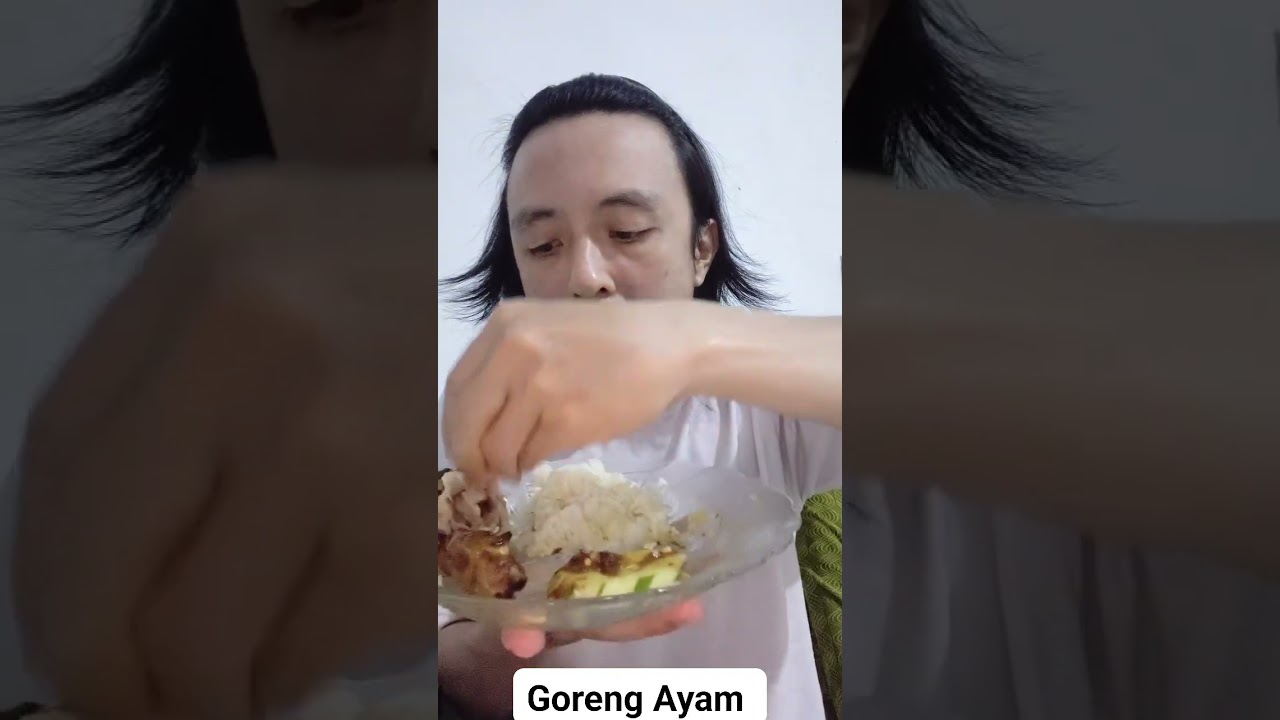 Goreng Ayam mari makan dikit,mumpung ayamnya belum bangun  😂😁🙏😉 