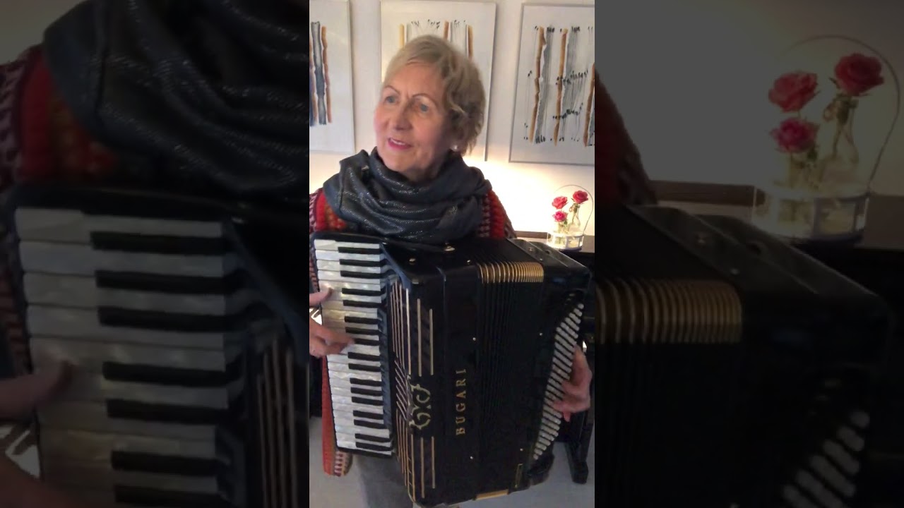 Song:  Oh Johnny  from:  Jaap Valkhoff          (Songnumber: 582)