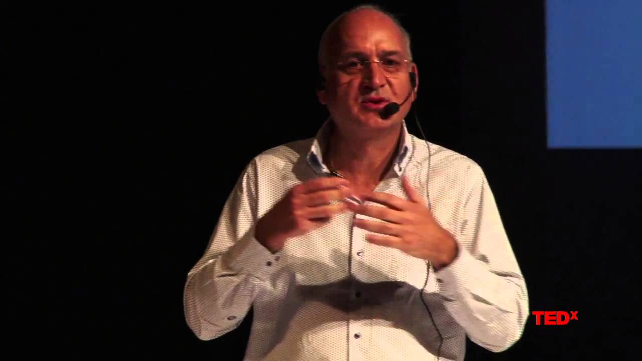 Vivienda accesible | Leonel Fernández | TEDxGuatemalaCity