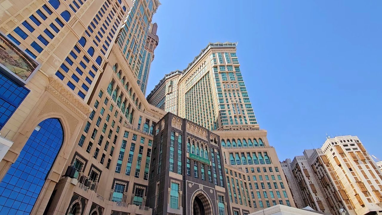 Makkah street view || Ajyad street and Al Safwah market - 4K Walking tour & travelling.