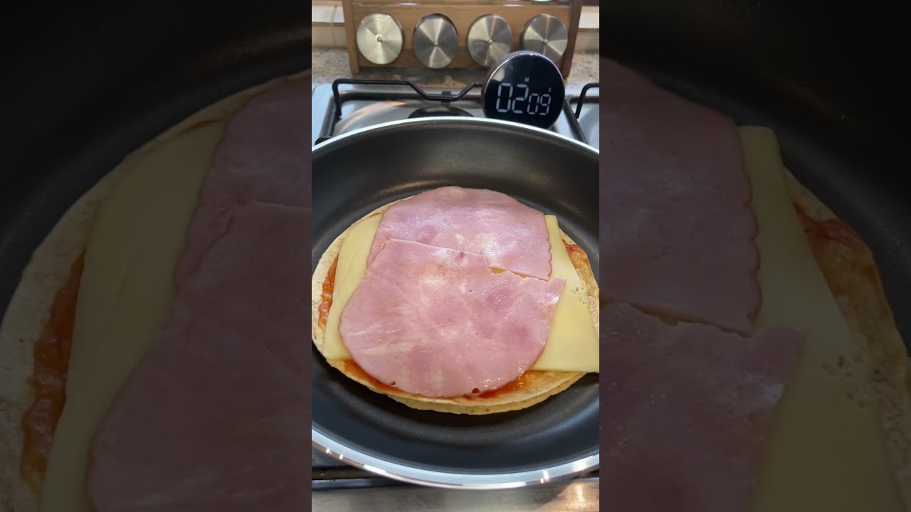 Pizza al sart&eacute;n en 4 minutos!! #rapiditas #pizza