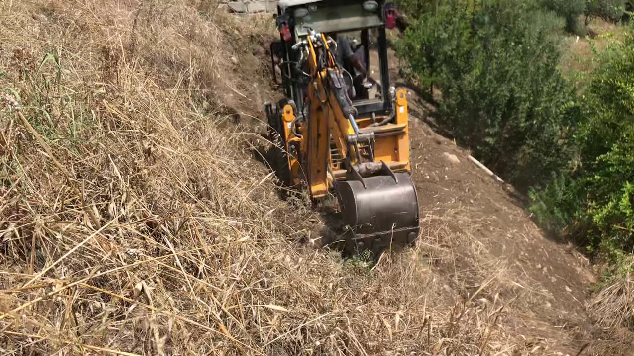 Terasla çalışması JCB 1CX BEKO LODER