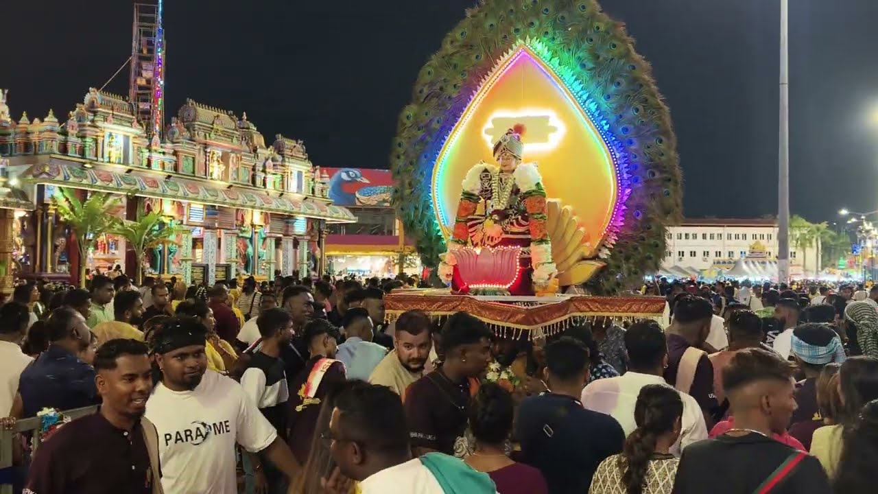 Thaipusam 2025 at Batu Caves (Feb 9): Final Urumi Melam Dance Before Climbing the Steps