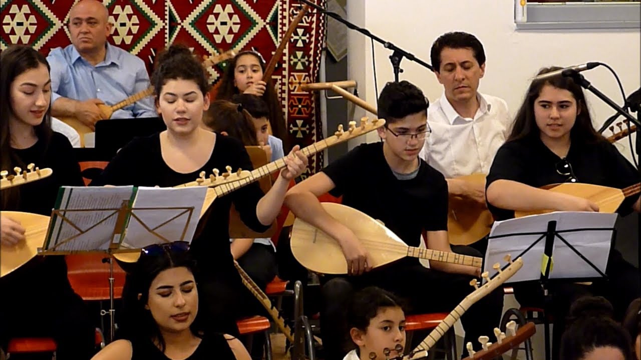 Gökte Uçan Huma Kuşu | 'Aşır Özek Bağlama Okulu' Öğrencileri