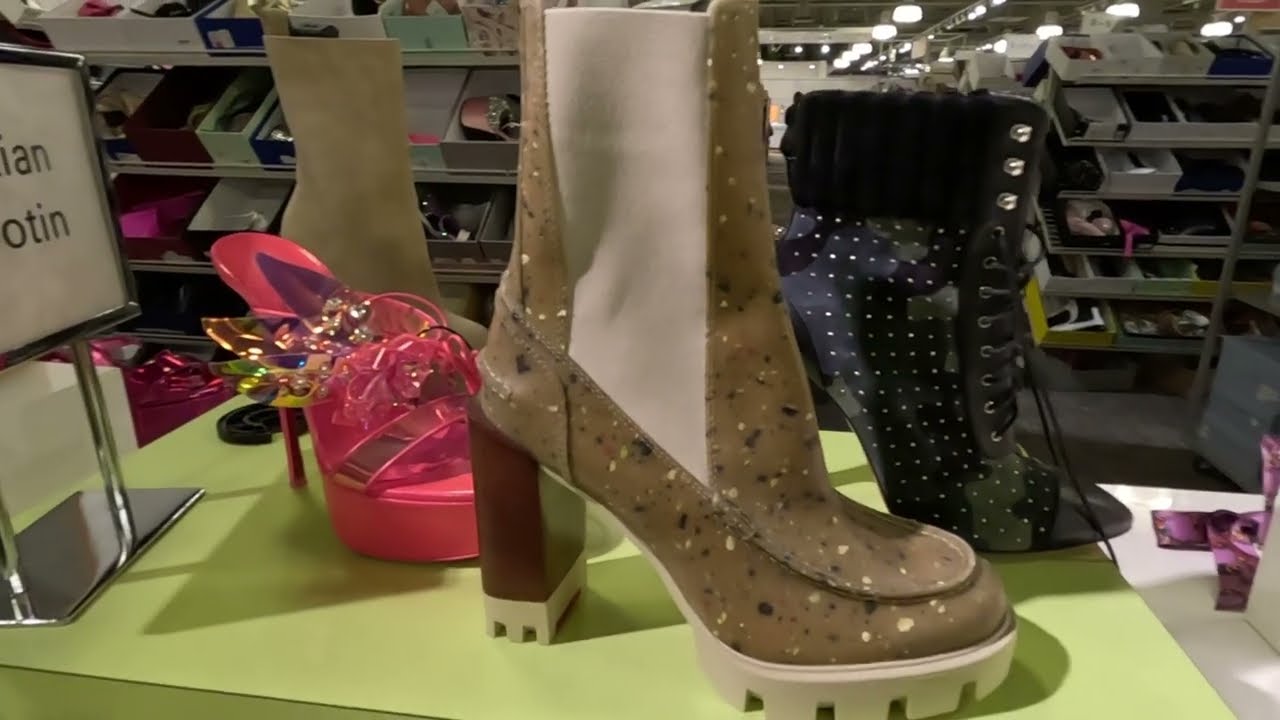 Neiman Marcus Last Call, Store for luxury brands