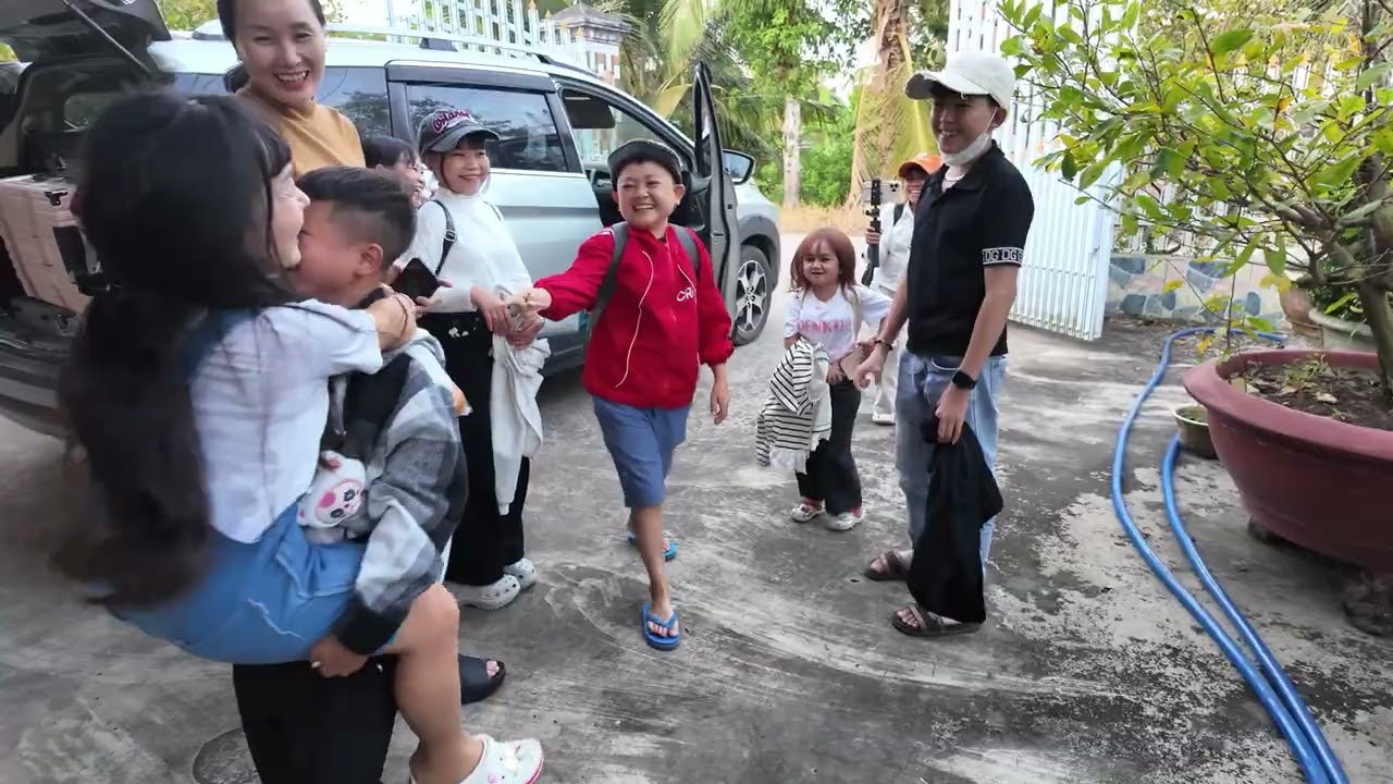 Ut Mini Vui Mừng Đón Các Bạn Tí Hon Đến Nhà Chơi. 
