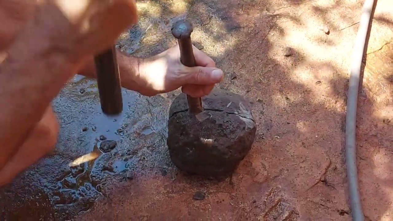 Partiendo la piedra sapo mostrada en el video anterior