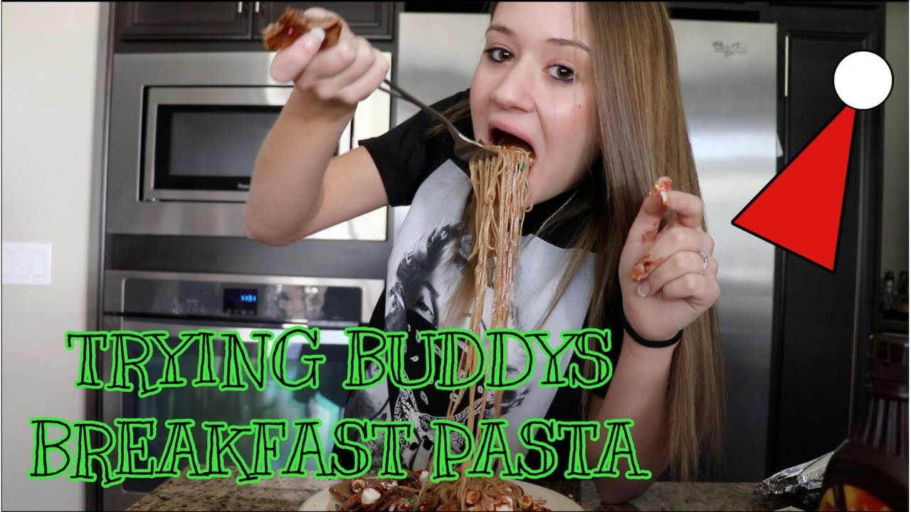 We try buddy the elf's breakfast pasta || Riley Lewis