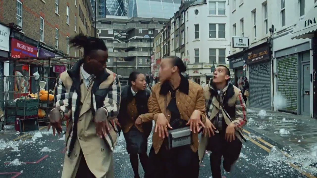 2021|22 Burberry, Winter 2020/21 collection, "Festive"