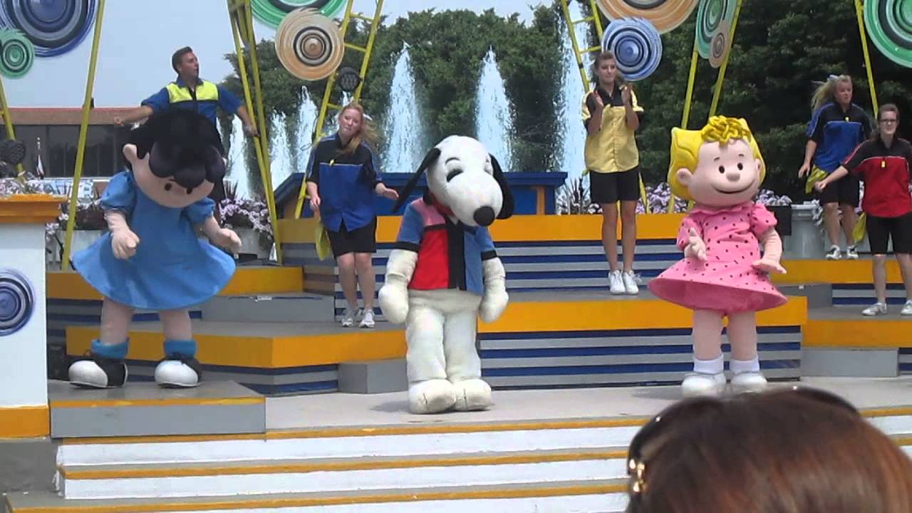 Peanuts Party In The Plaza 2014