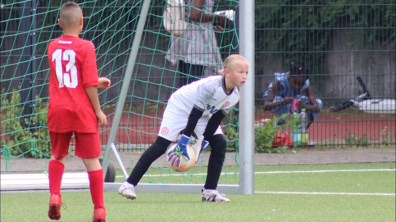 RWE U11 - Leistungsvergleich beim Wuppertaler SV , Goalkeeper Highlights