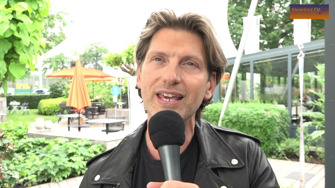 Gene Thomas stelt sorbet met eigen gin voor in Westerlo