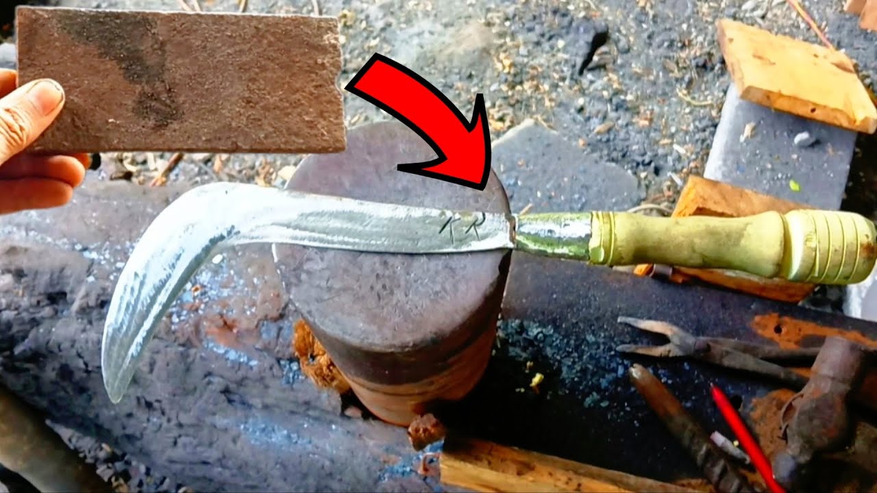 Pembuatan caluk atau ndoret dari potongan baja pendek 