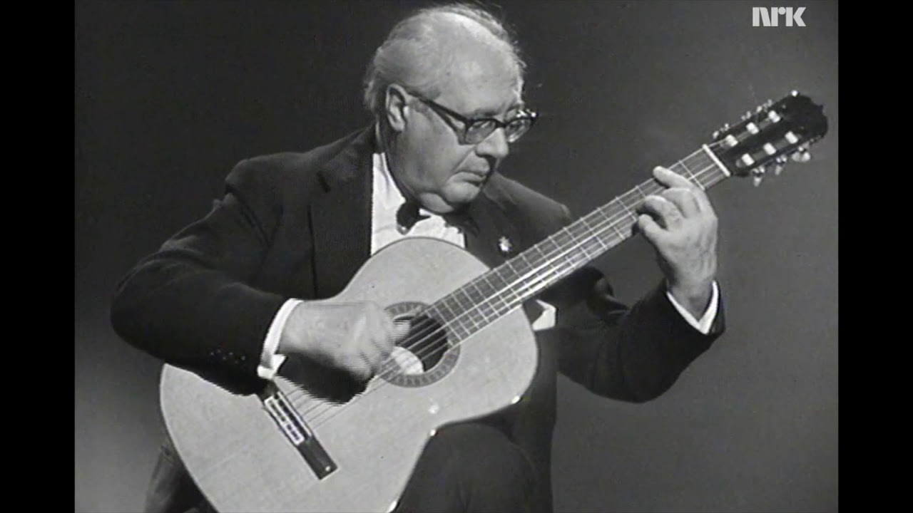 Andrés Segovia - Minuet (Rameau)