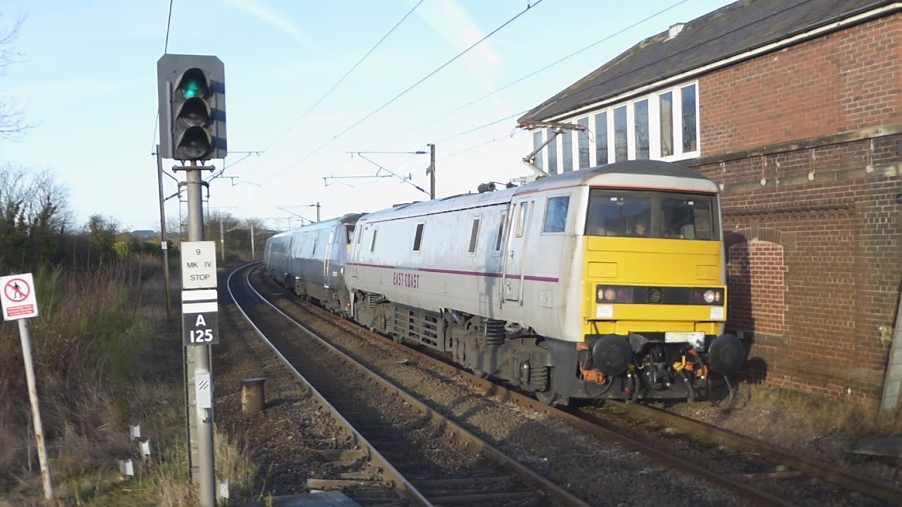 East Coast Class 91 arrives at Alnmouth blunt end first (15/12/14)