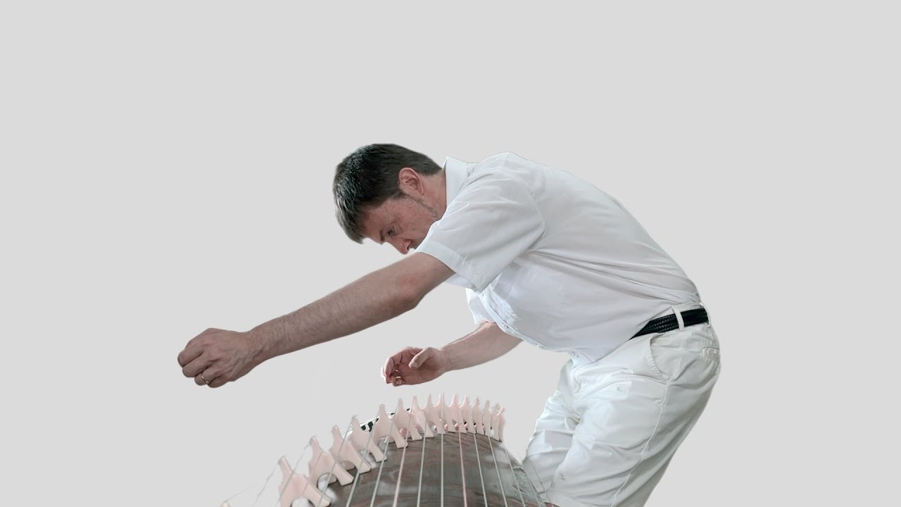Acoustic 17-string SAWARI koto demonstration