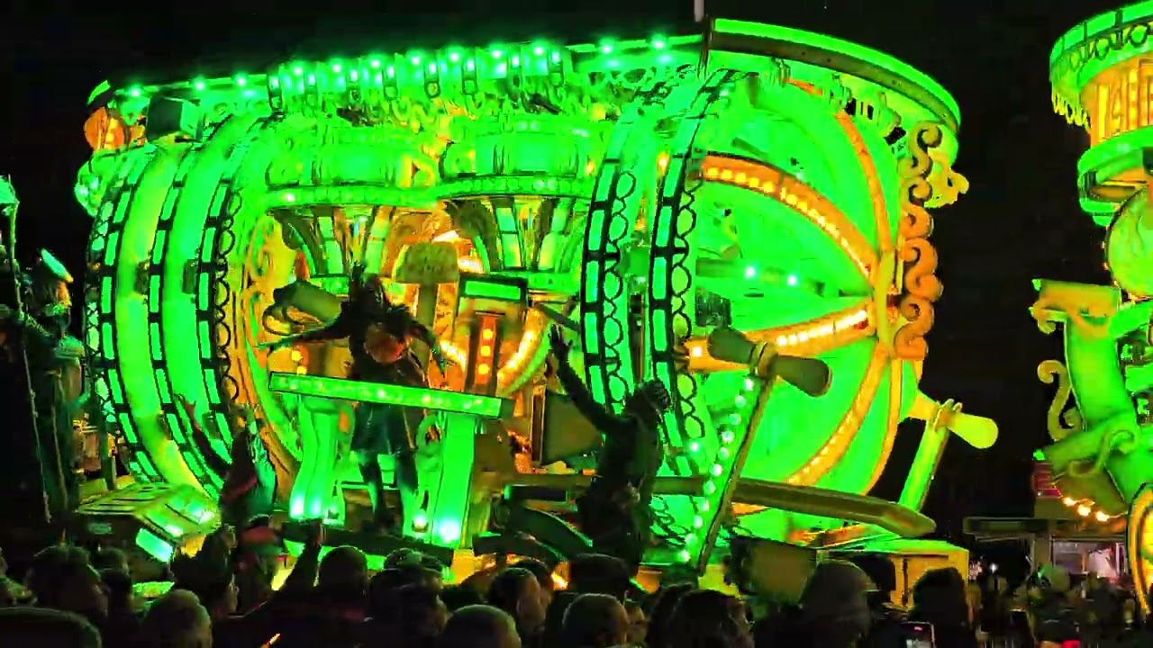 Renegades Carnival Club. Emerald city. Bridgwater Guy Fawkes Carnival. 