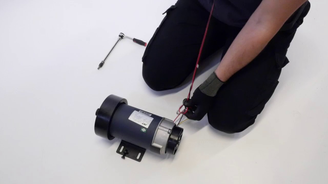 Comment changer le moteur sur un tapis de course T990A ?