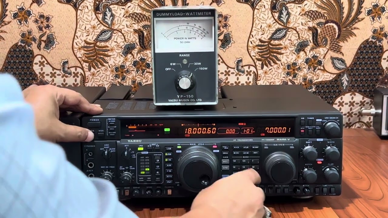 Yaesu FT-1000MP Mark-V HF 200W