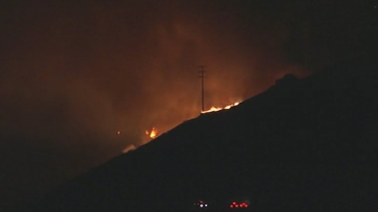 Maria Fire grows in Santa Paula | RAW California Wildfires