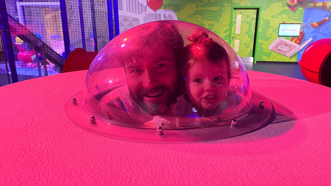 Nickelodeon Adventure Lakeside - Meeting Spongebob & Chase - Playtime with Max & Pops