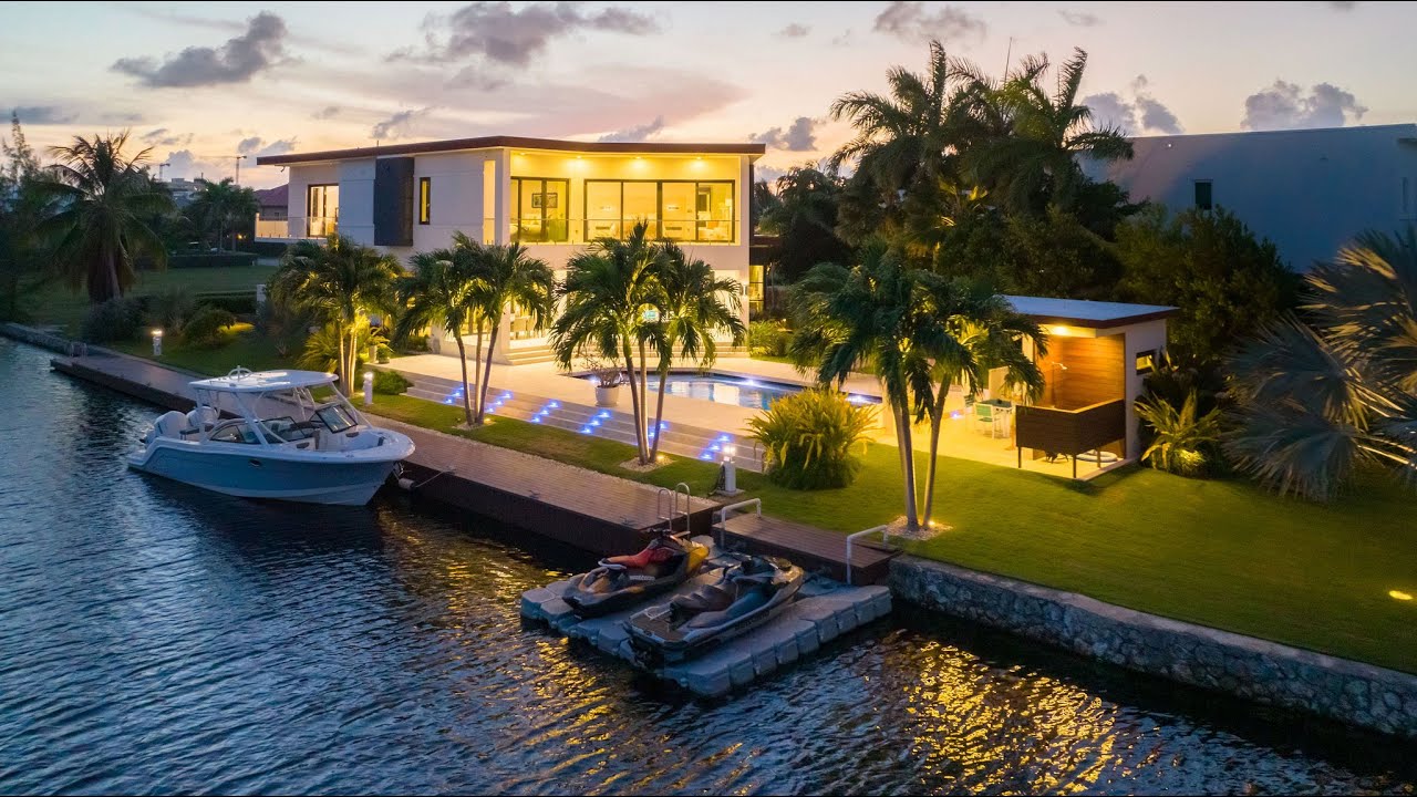 5 Bed Waterfront, Crystal Harbour, Grand Cayman