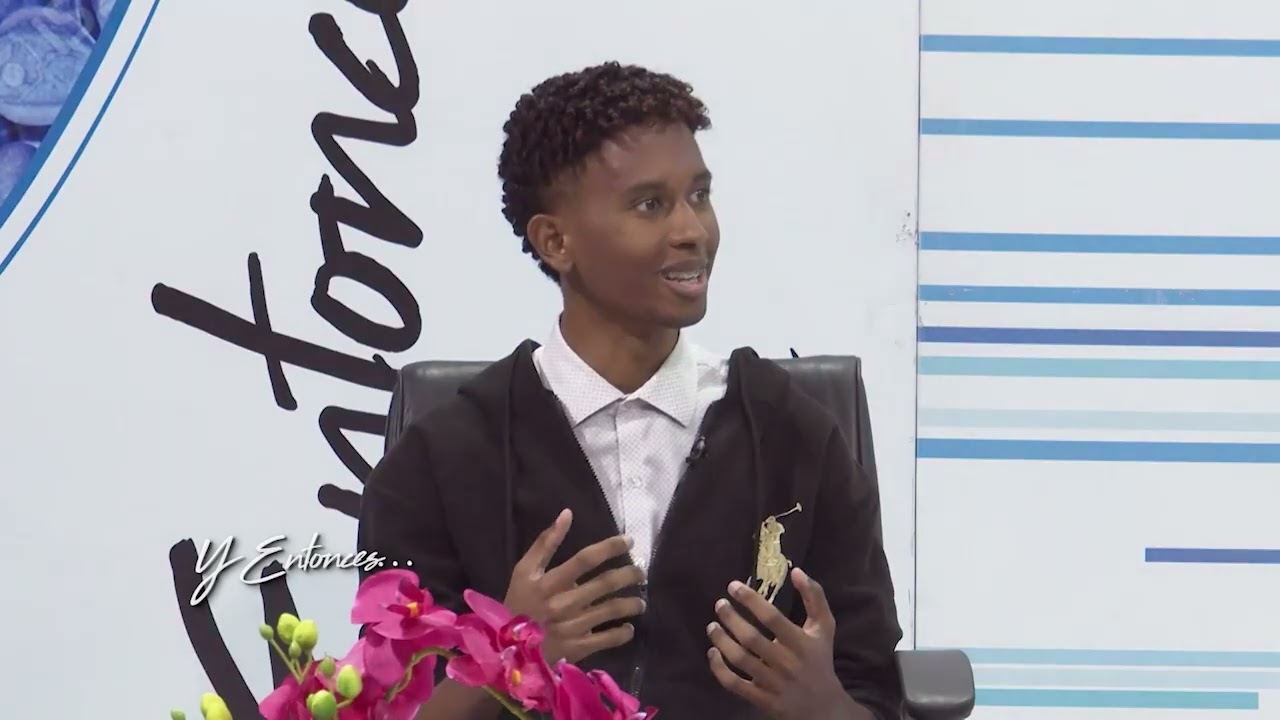 Marcus Aquino Morel Ganador Premio Int.de la juventud  (Y Entonces.... con la Dra. Taína Gautreau)