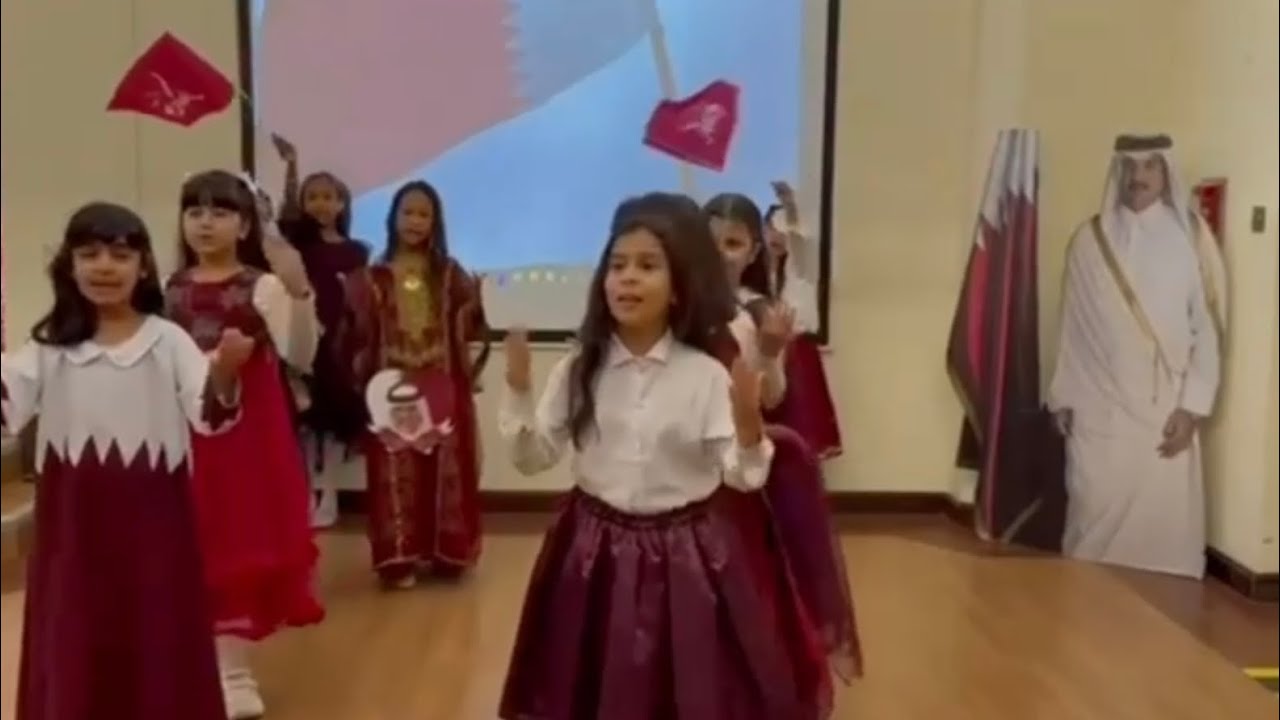 إهداء طالبات مدرسة ميمونة الابتدائية للبنات بمناسبة اليوم الوطني لدولة قطر