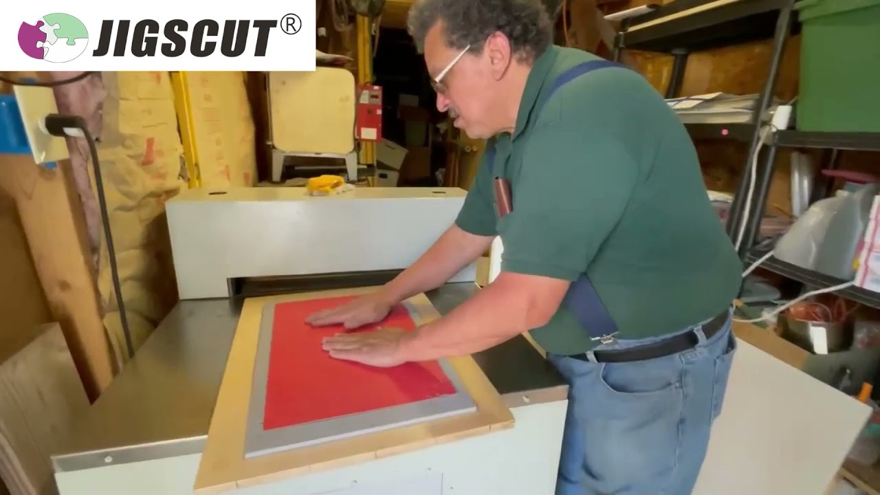 JIGSCUT  TYC22 jigsaw puzzle machine using by the customer from USA